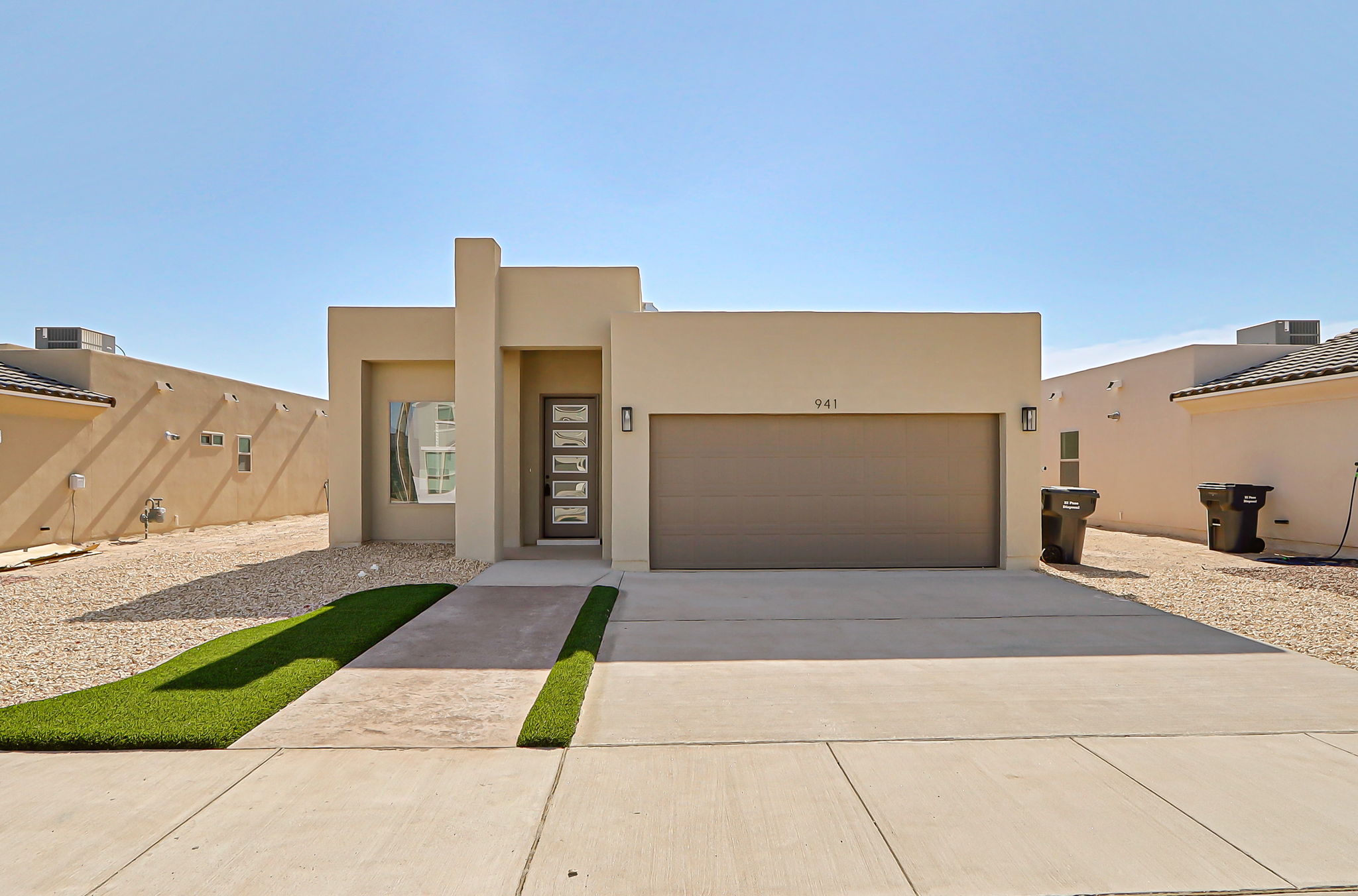 941 Sandhurst Place